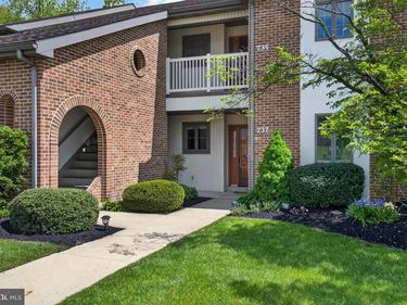 237 BLACK OAK DRIVE, LANCASTER, PA 17602