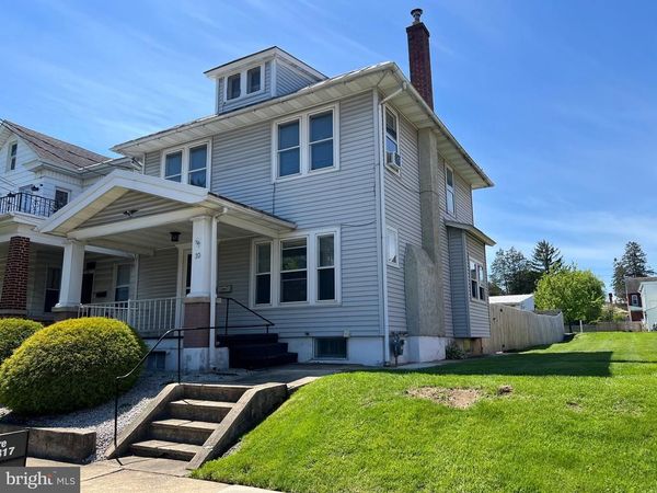 10 E PENN AVENUE , ROBESONIA, PA 19551