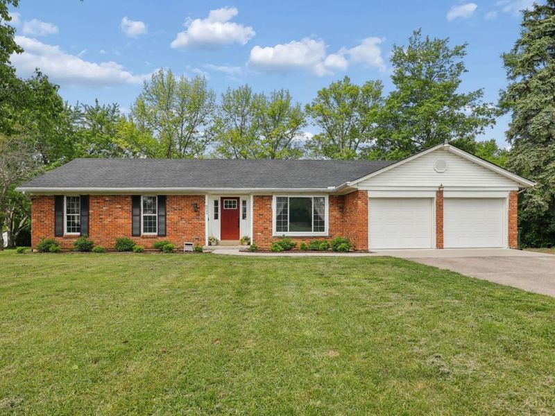 8049 Shade Tree Drive, West Chester, OH 45069 Photo 1