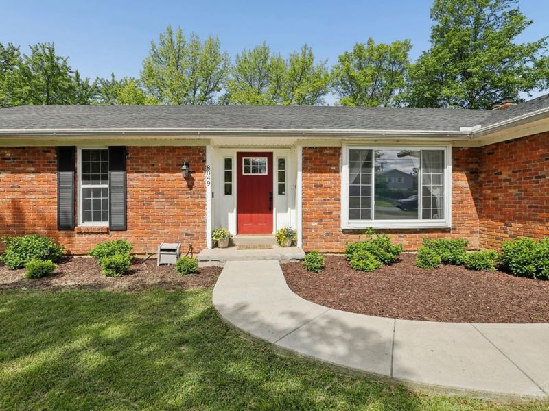 8049 Shade Tree Drive, West Chester, OH 45069 Photo 3