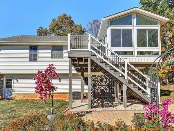1204 Jewel TRL , Moneta, VA 24121