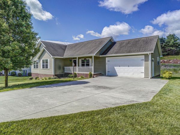 17500 Bridle Drive, Abingdon, VA 24210