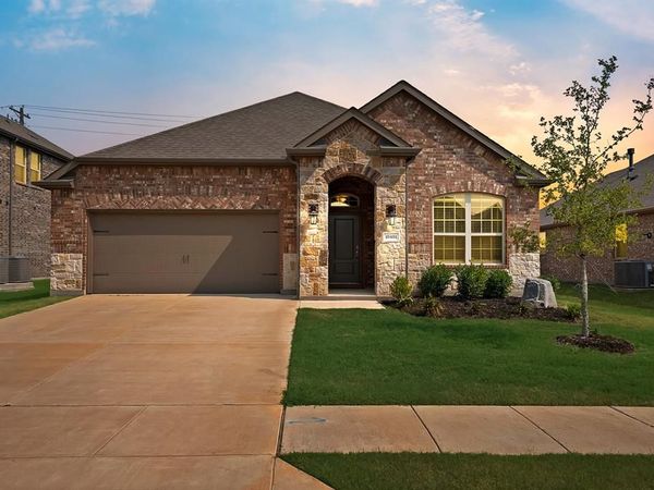 10401 Table Bluff Street, Aubrey, TX 76227