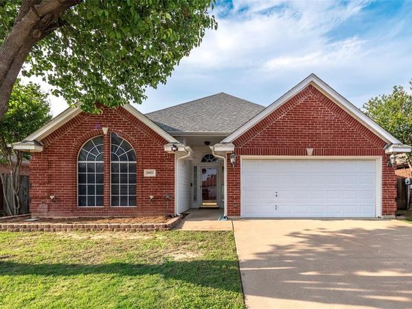 8953 Saranac Trail, Fort Worth, TX 76118