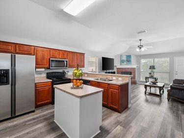 7321 Grass Valley Trail, Fort Worth, TX 76123