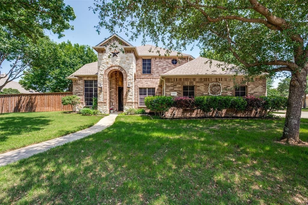 1212 Diamond Leaf Drive, Corinth, TX 76208 Main Photo