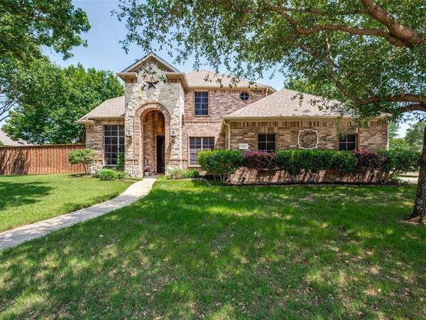 1212 Diamond Leaf Drive, Corinth, TX 76208