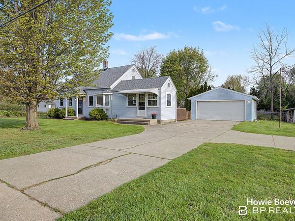 2225 Baldwin Street, Jenison, MI 49428