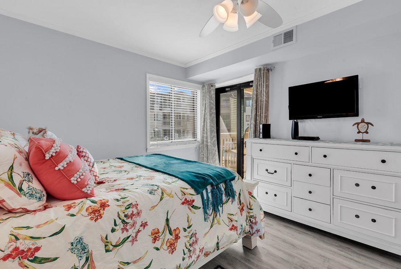 5601 N Ocean Blvd.  Photo 18