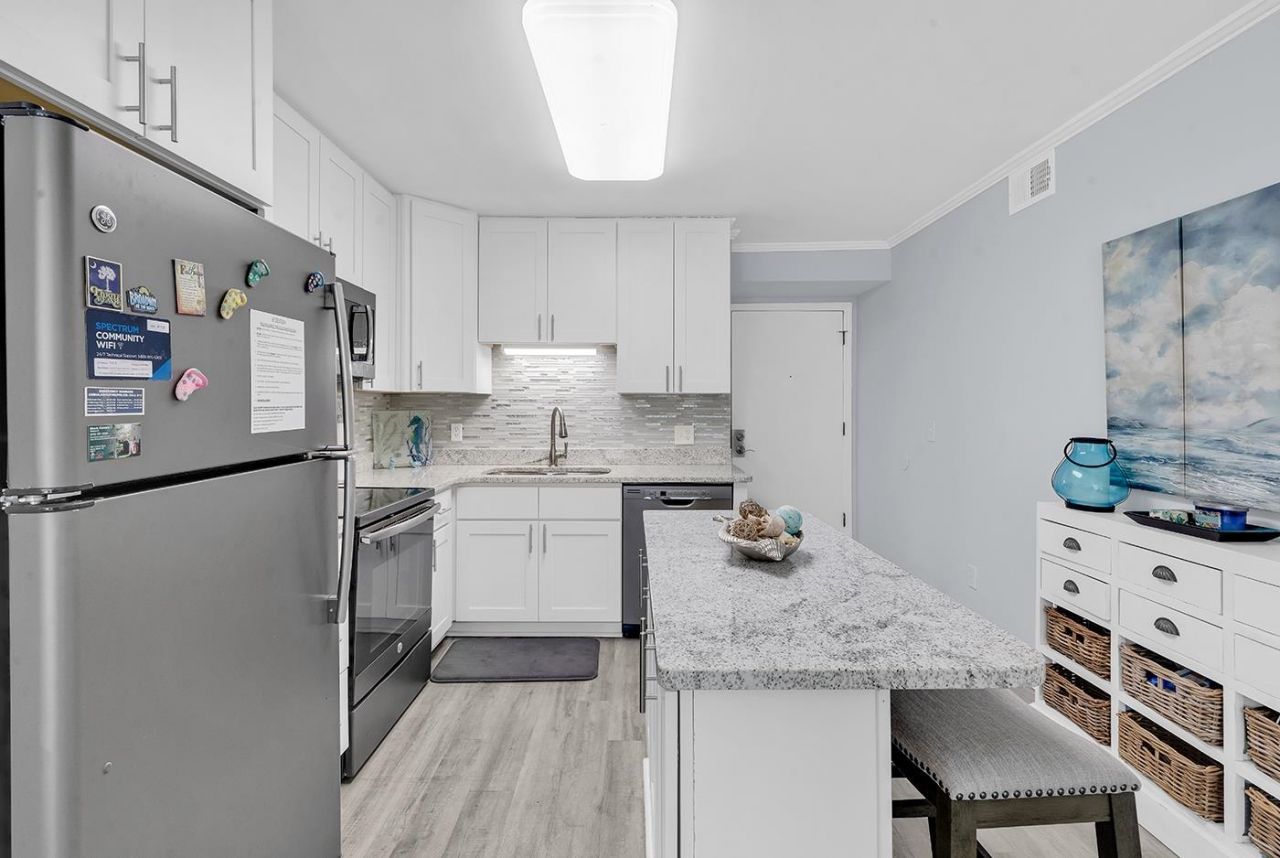 5601 N Ocean Blvd.  Photo 4