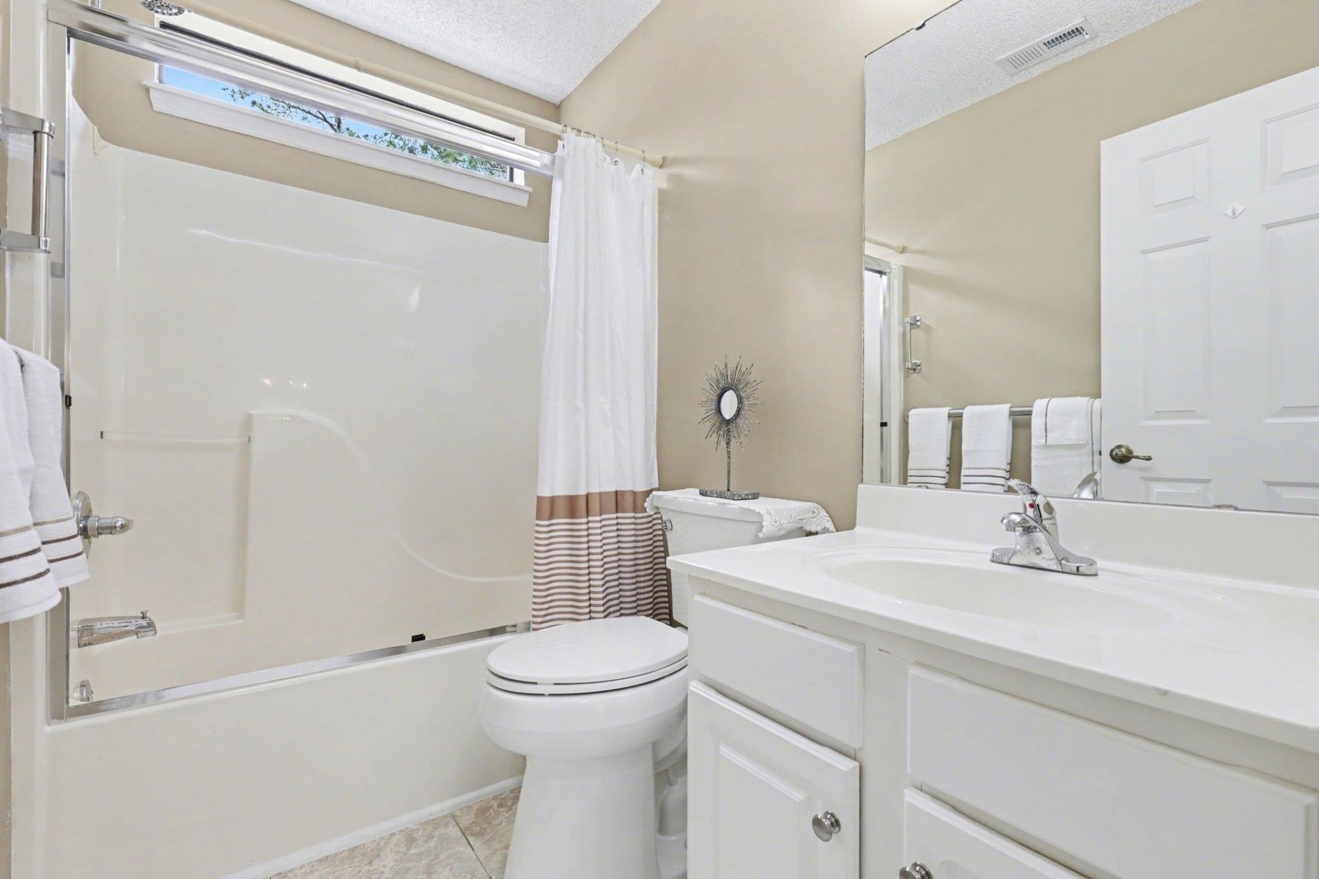 242 Cottonwood Ln.  Photo 13