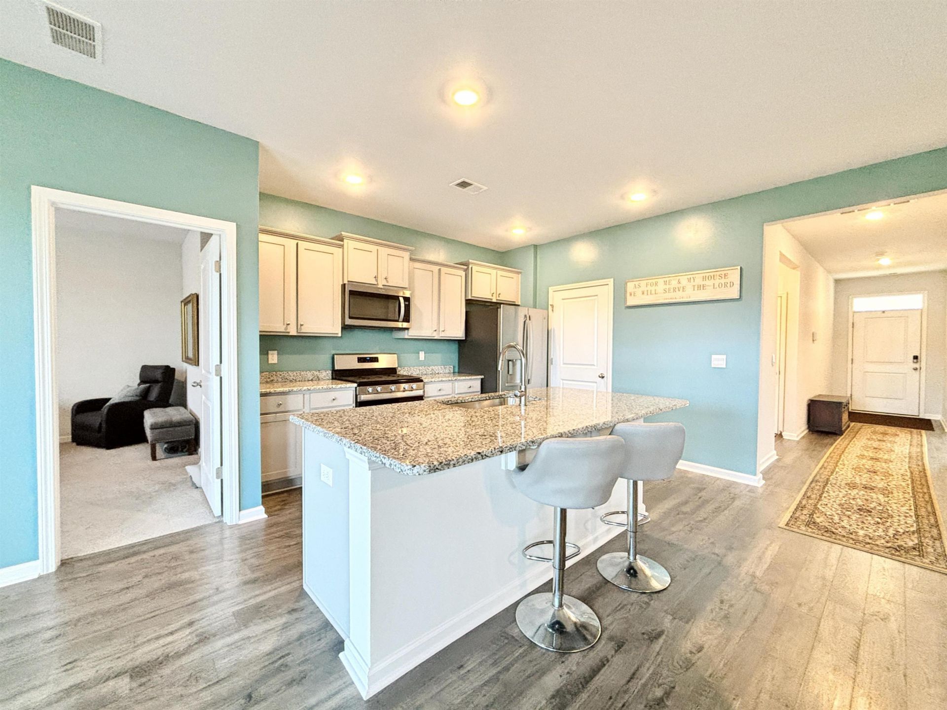 2017 Sage Dr. Photo 6