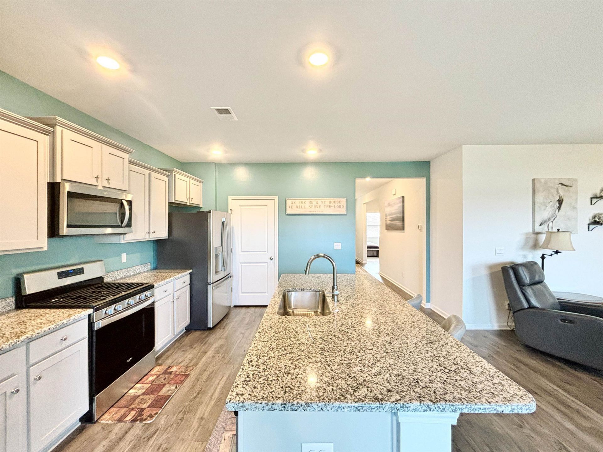 2017 Sage Dr. Photo 8
