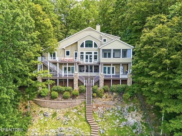 1304 N. Shorewood Lane , Caryville, TN 37714
