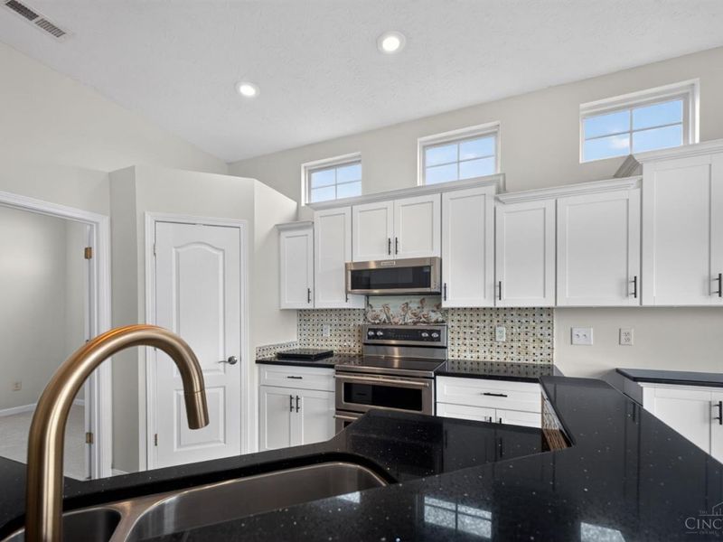 6741 Adena Circle, Hamilton Twp, OH 45039 Photo 5