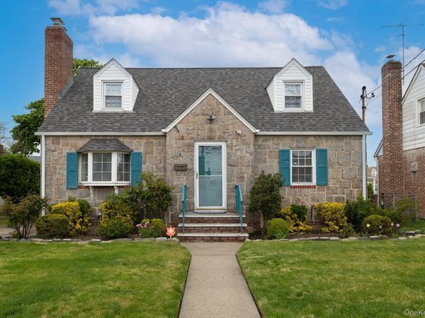 91 Lutz Drive , Valley Stream, NY 11580