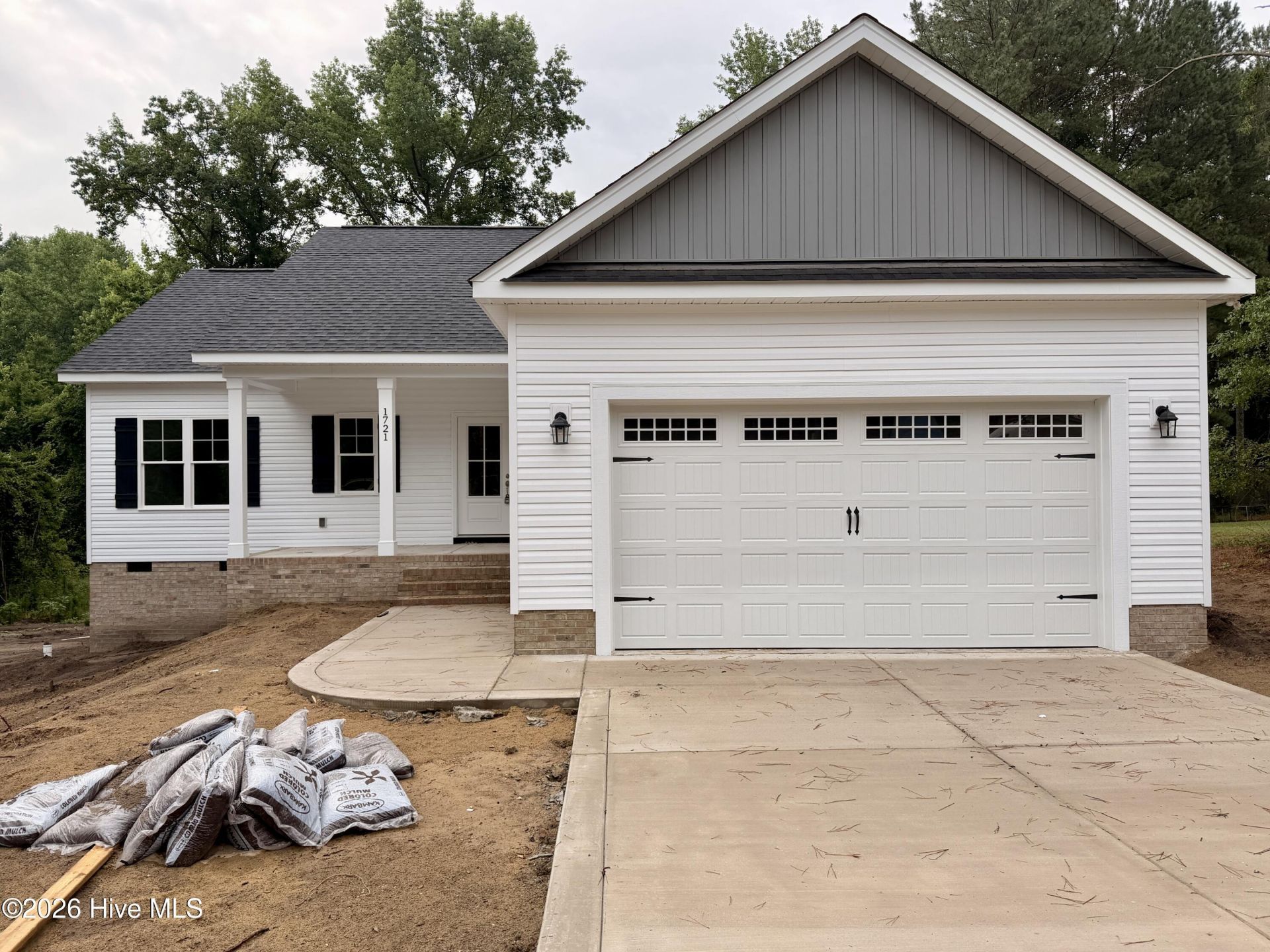 1721 Walnut Run Drive, Deep Run, NC 28525 Main Photo
