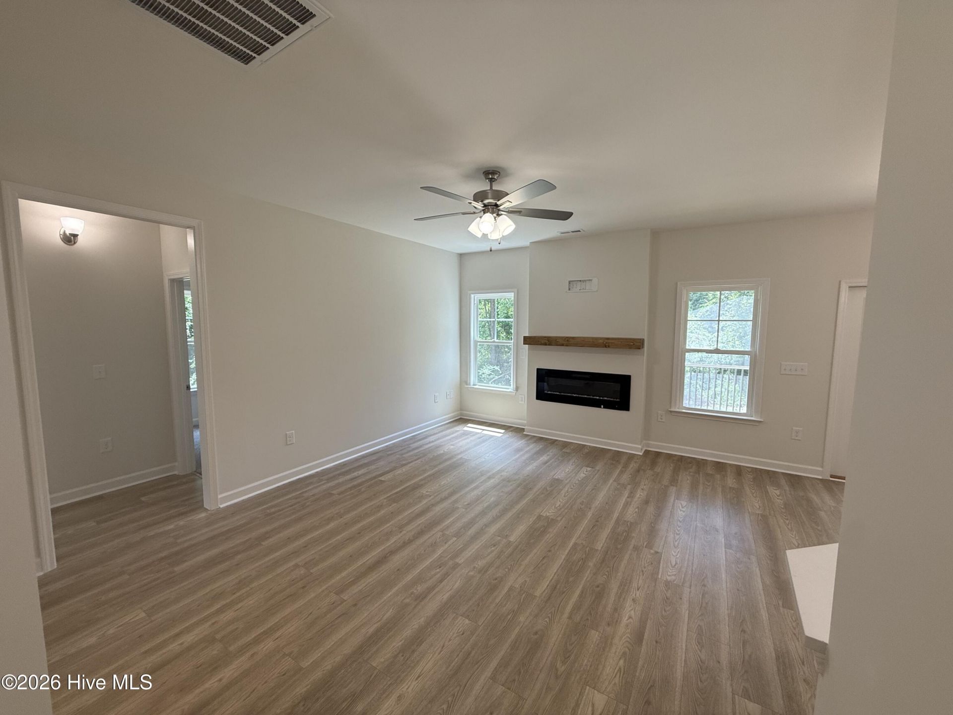 1721 Walnut Run Drive, Deep Run, NC 28525 Main Photo