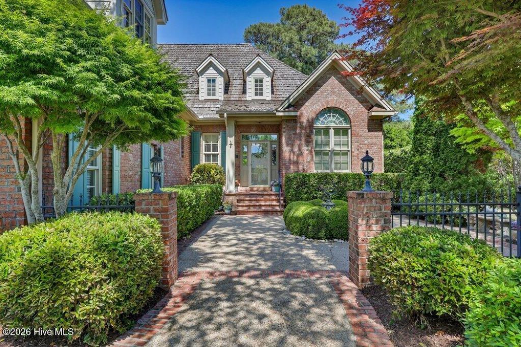 853 Gull Point Road, Wilmington, NC 28405 Main Photo