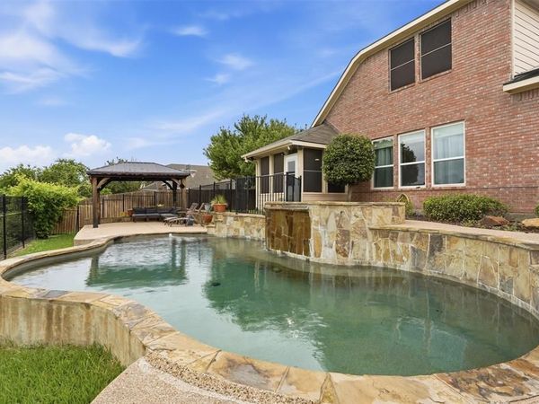 5605 Southern Hills Drive, North Richland Hills, TX 76180