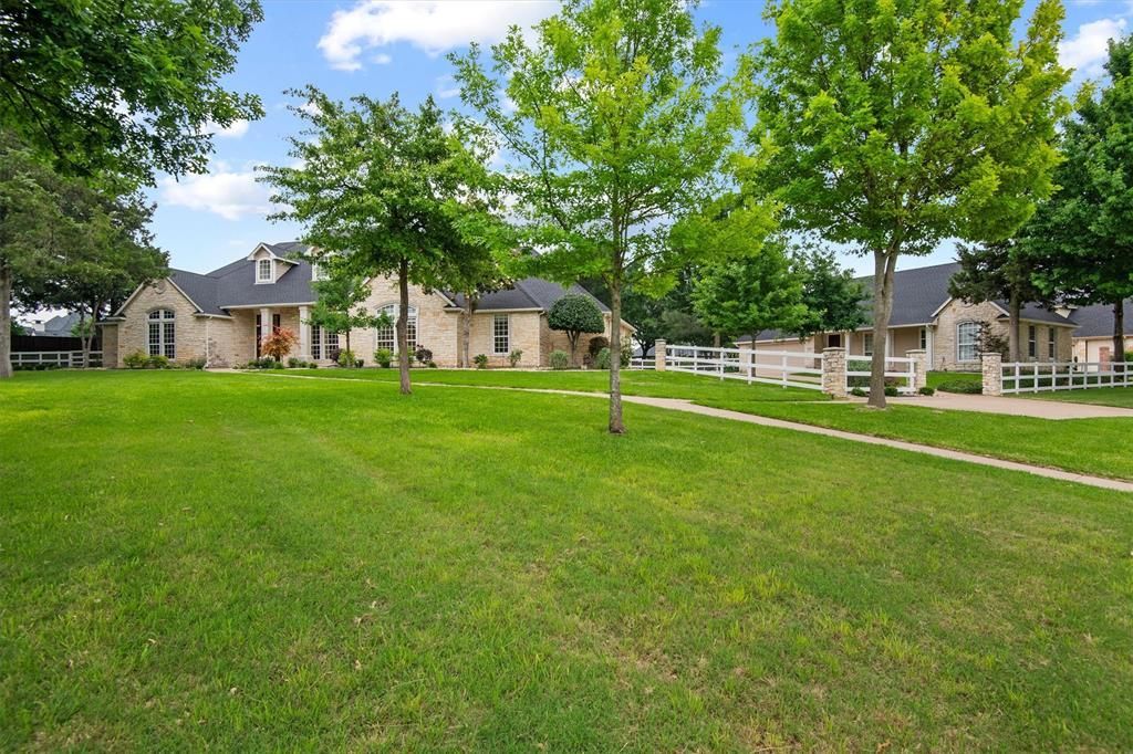 2202 Somerset, Midlothian, TX 76065 Main Photo