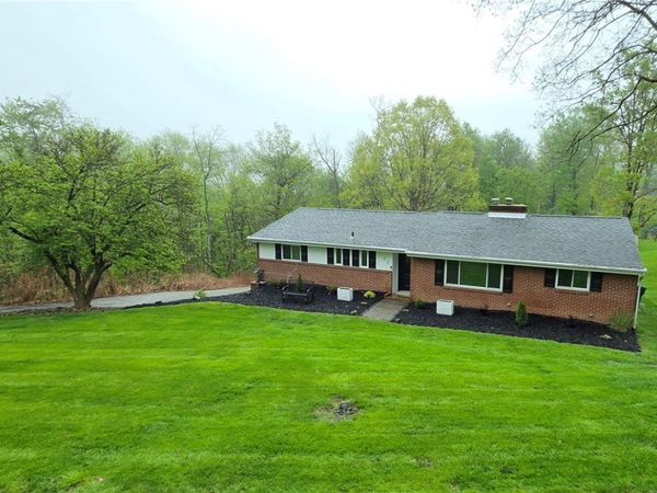 75 Woodside Dr, Washington, PA 15301