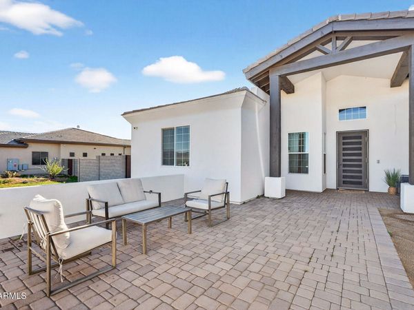 629 W CLOUD Road, Phoenix, AZ 85086