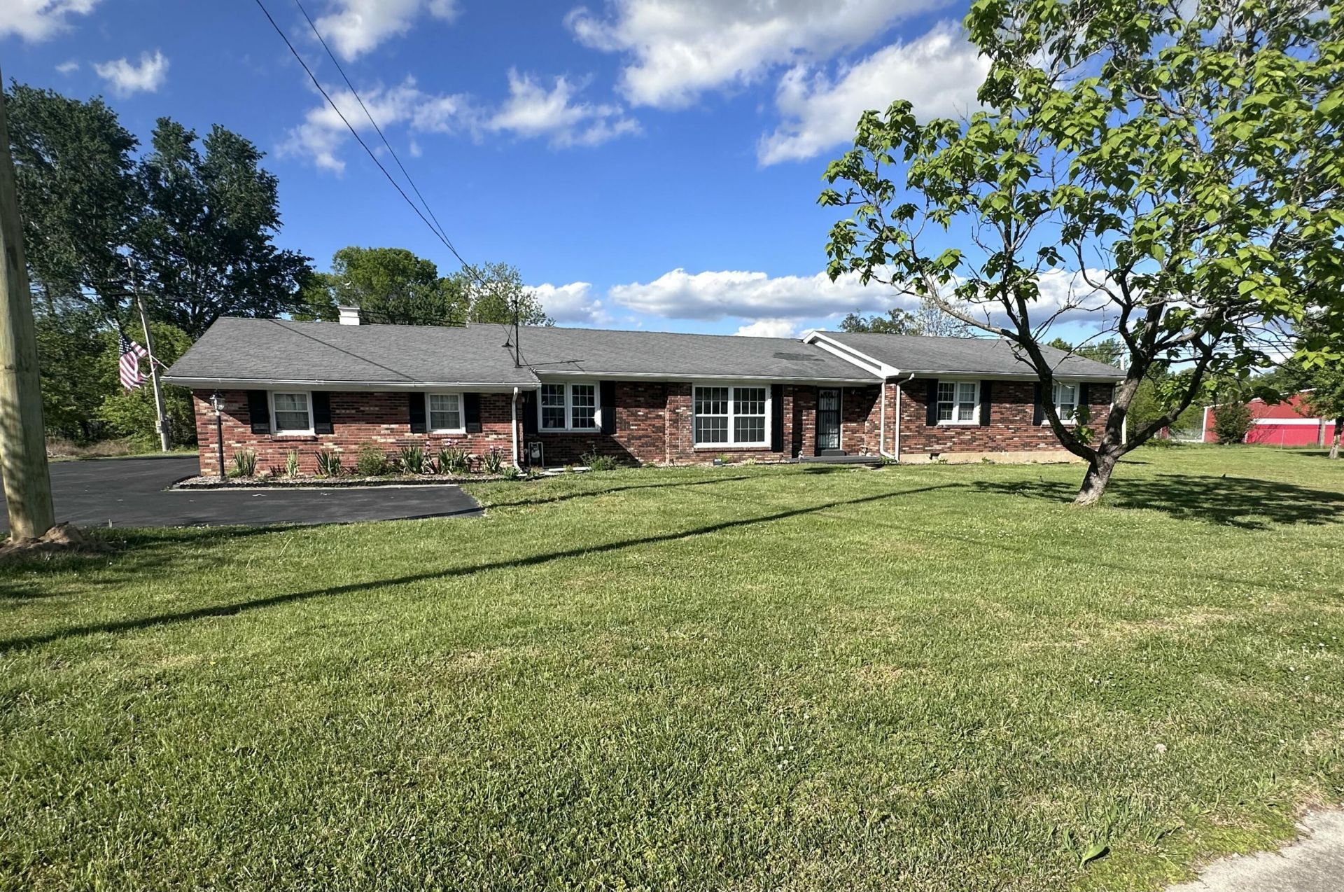 8650 Main Street, Jeffersonville, KY 40337 Main Photo
