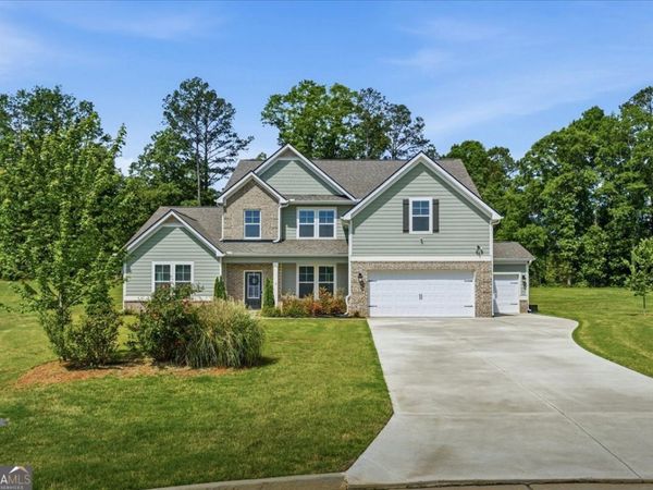2 Whites Pond Road, Moreland, GA 30259