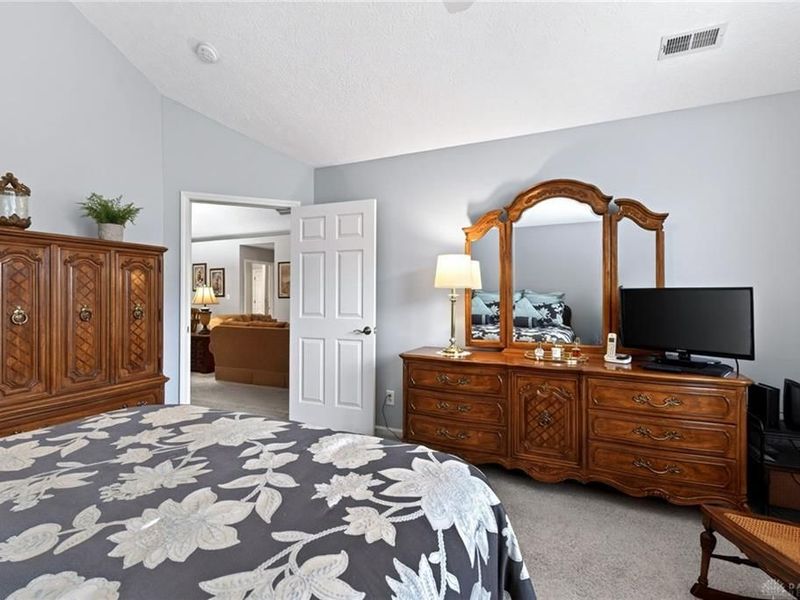 450 Birkdale Village Drive, Washington Township, OH 45458 Photo 38