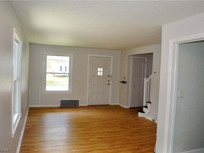 1527 Babbitt Road , Euclid, OH 44132 Photo 9