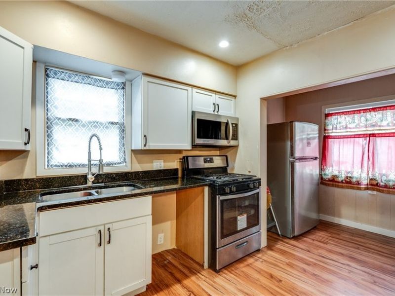 1026 Collinwood Avenue , Akron, OH 44310 Photo 9