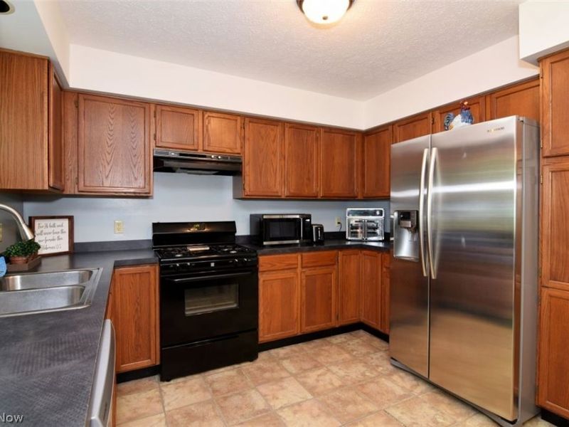 2529 Clearwater Lane, Unit 22, Painesville Township, OH 44077 Photo 3