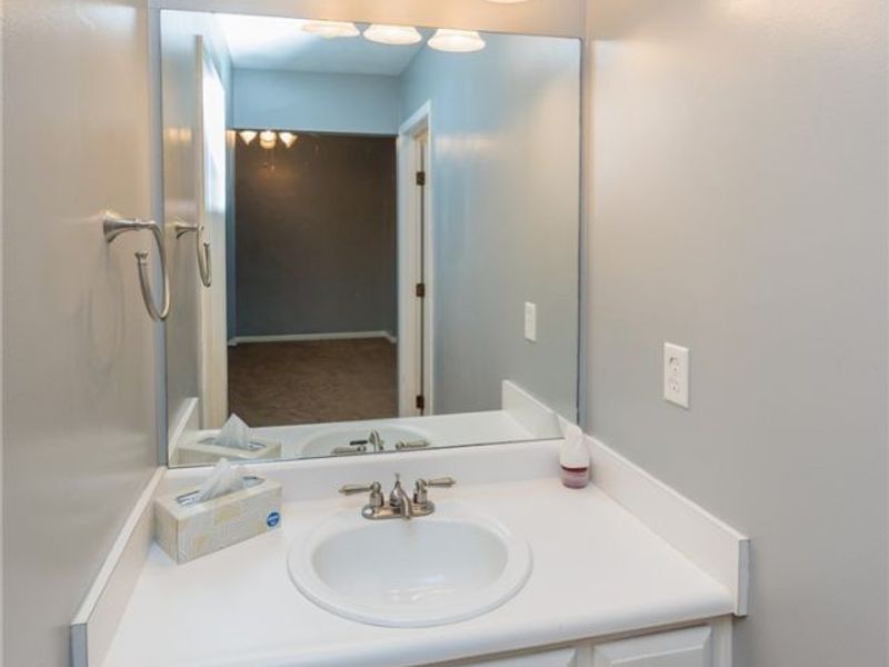 16457 Emerald Point , Middleburg Heights, OH 44130 Photo 14