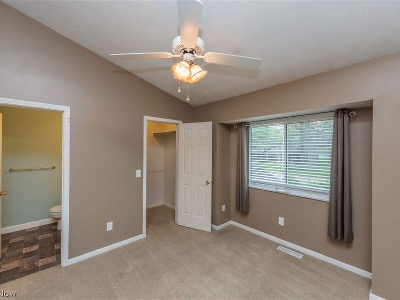 16457 Emerald Point , Middleburg Heights, OH 44130 Photo 9