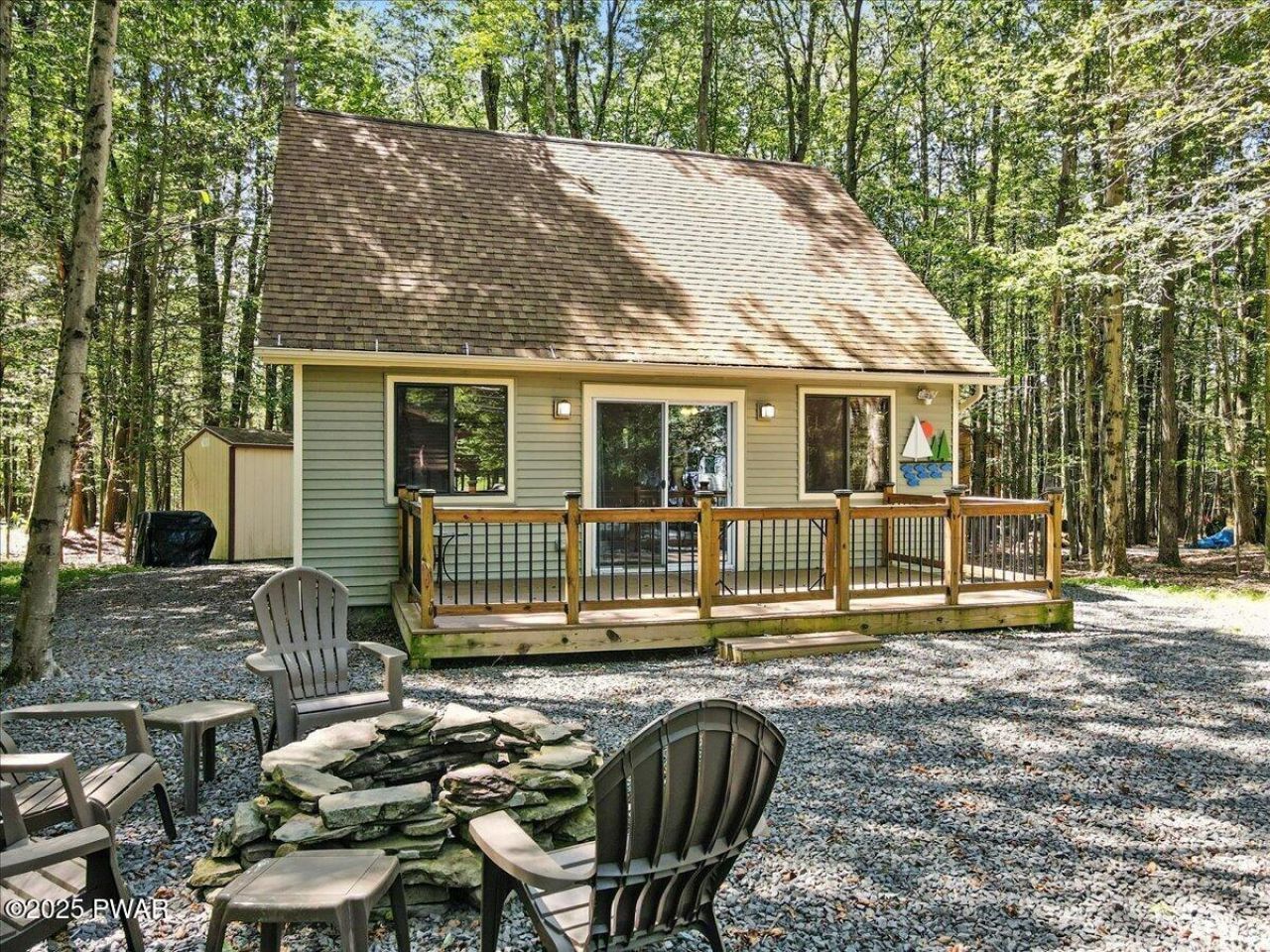 1143 Wallenpaupack Drive Lake Ariel, PA 