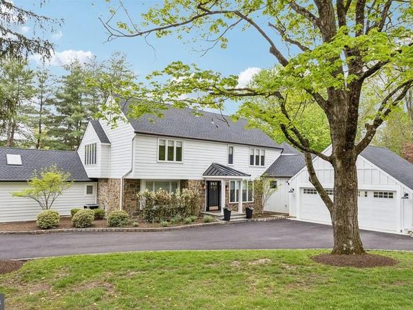 2 QUEENS LANE, PENNINGTON, NJ 08534