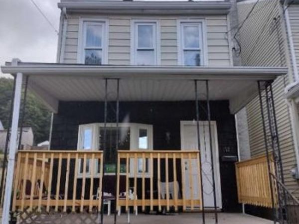 52 W BACON STREET , POTTSVILLE, PA 17901