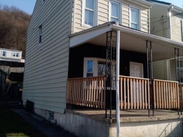 52 W BACON STREET, POTTSVILLE, PA 17901