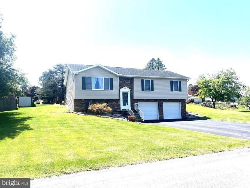 1572 Buttercup Drive, Chambersburg, PA 17202 Main Photo