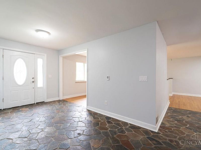 684 Smiley Avenue, Springdale, OH 45246 Photo 2
