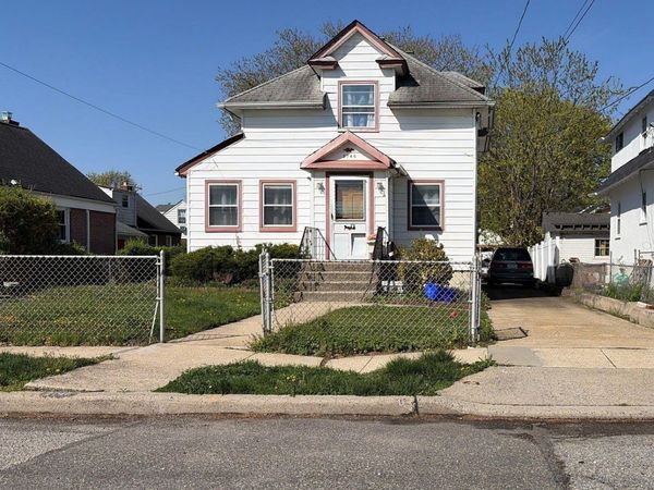 2746 Park Avenue , Baldwin, NY 11510