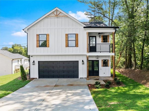 180 Llewellyn St , Clarkesville, GA 30523