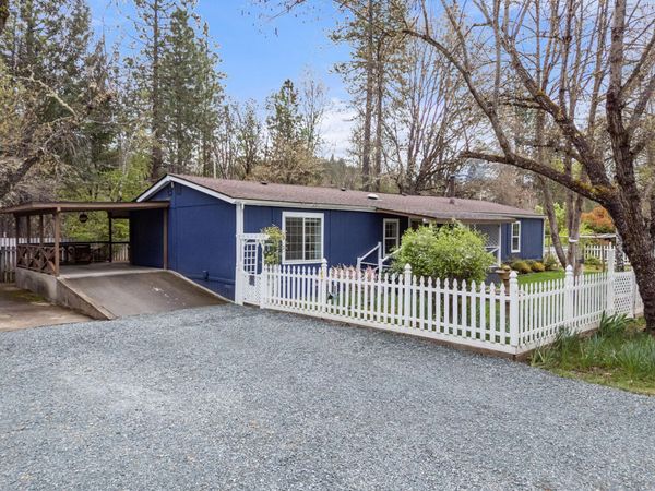315 Queens Branch Road, Rogue River, OR 97537