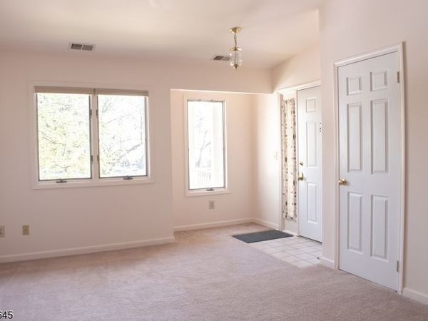 44 Westchester Ter, Clinton, NJ 08801