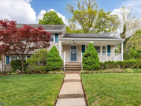 27 Fraley Dr, Franklin, NJ 08873