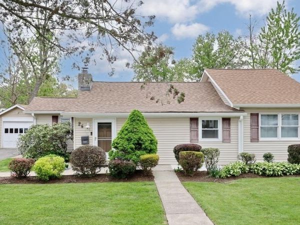 26 Mohawk Ave, Parsippany-Troy Hills, NJ 07034