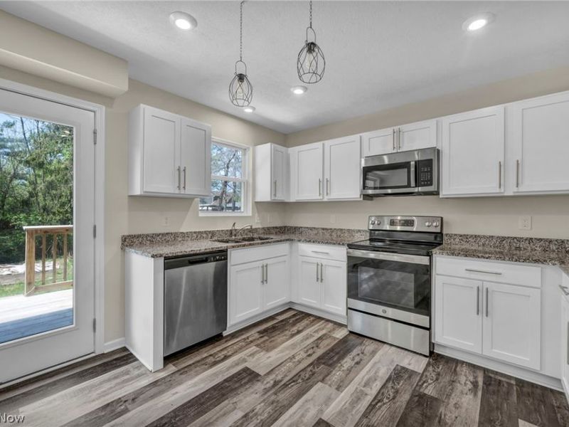 189 Alexander Drive , Elyria, OH 44035 Photo 6