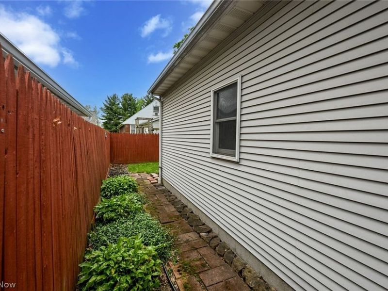 2839 Elmwood Street , Cuyahoga Falls, OH 44221 Photo 13