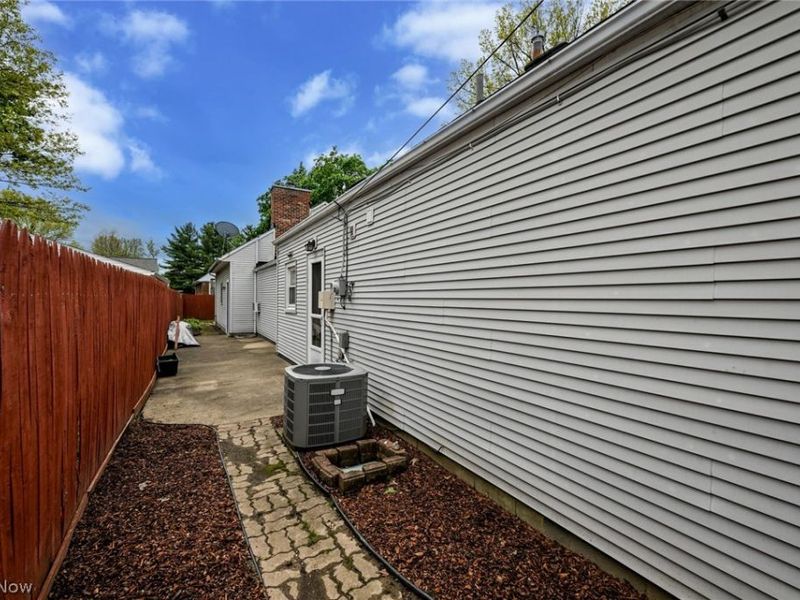 2839 Elmwood Street , Cuyahoga Falls, OH 44221 Photo 16